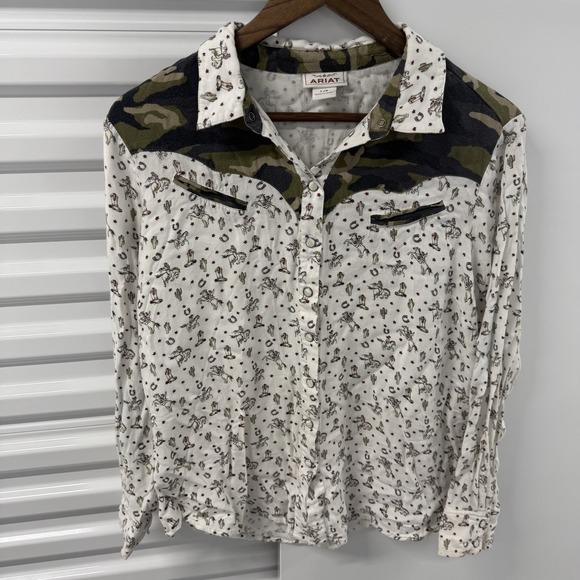 Ariat Tops - Ariat Western Snap Shirt Womens Large Cowboy Print Camo Yoke Rodeo